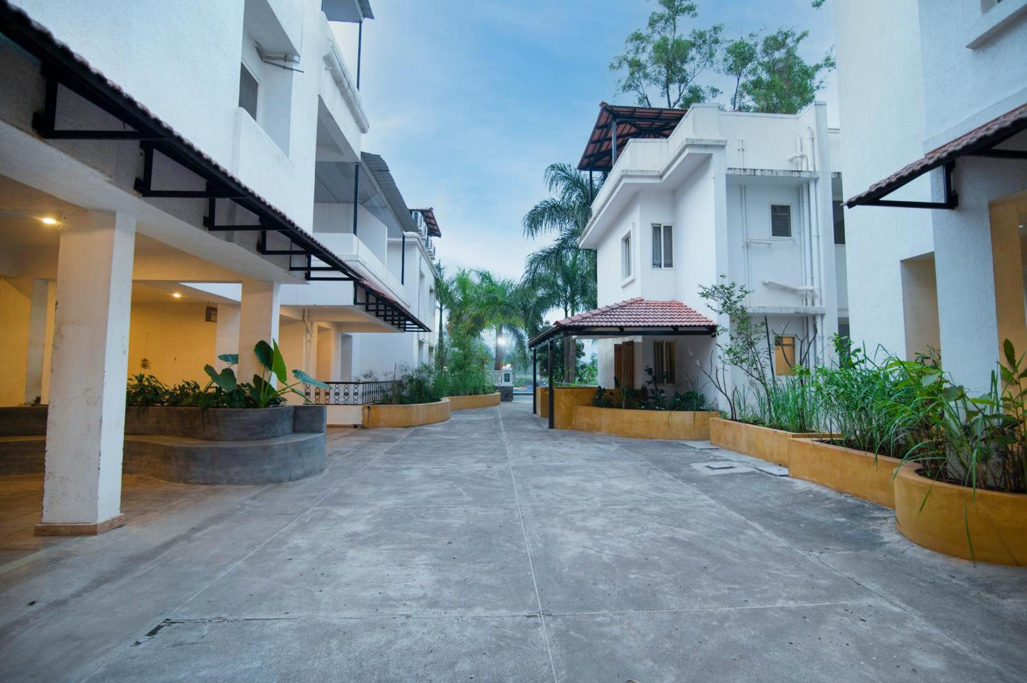 Sterling Stolen Heaven Lonavala Hotel Exterior photo