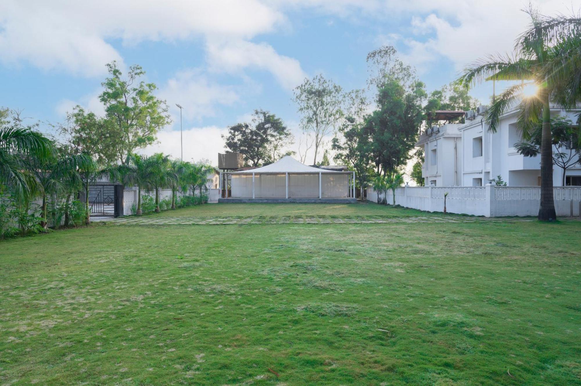 Sterling Stolen Heaven Lonavala Hotel Exterior photo