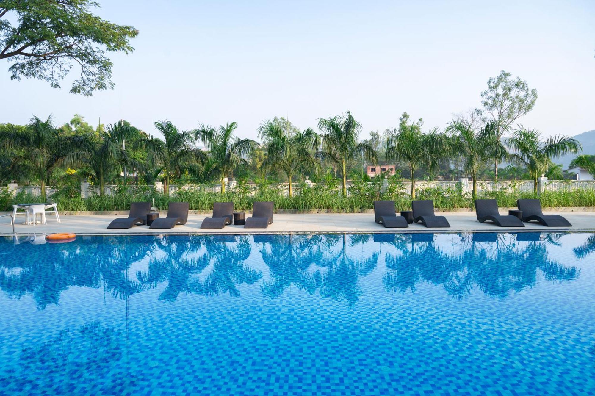 Sterling Stolen Heaven Lonavala Hotel Exterior photo